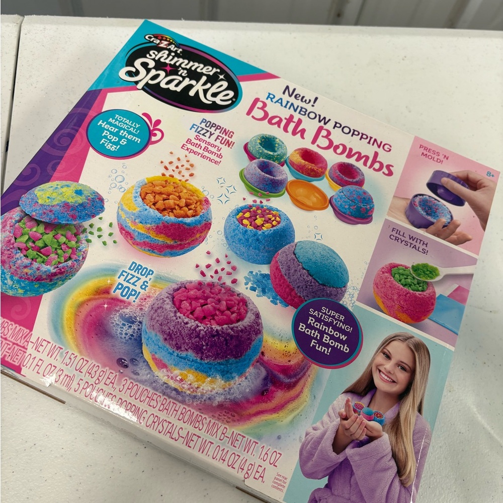 Shimmer 'n Sparkle Rainbow Popping Bath Bombs